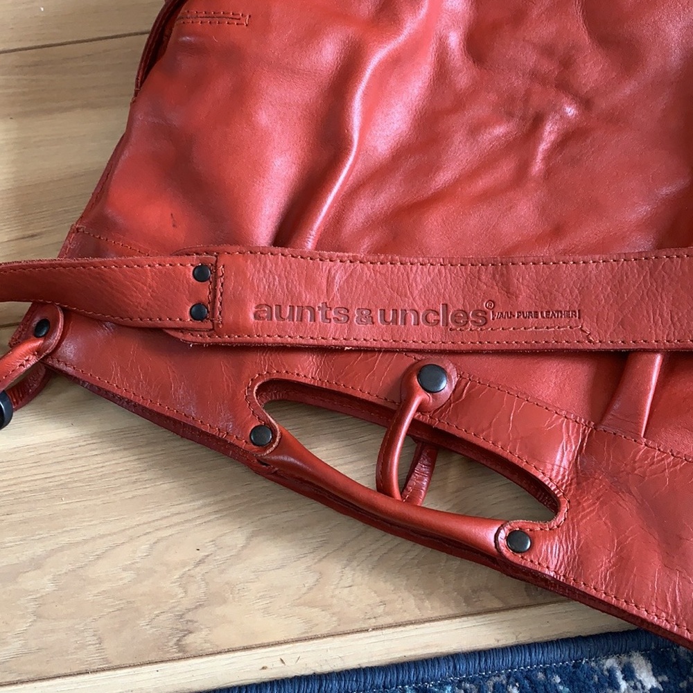 Aunts & Uncles leather Bag.